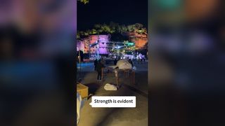 A fábrica de iluminação cultural está testando suas luzes